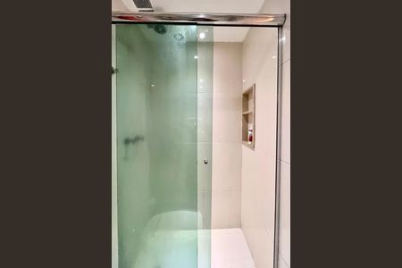 Apartamento para alugar com 130m², 3 quartos e 1 vaga Apartamento para alugar com 130m², 3 quartos e 1 vagaBanheiro social
