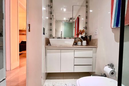 Apartamento para alugar com 130m², 3 quartos e 1 vaga Apartamento para alugar com 130m², 3 quartos e 1 vagaBanheiro social