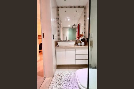 Apartamento para alugar com 130m², 3 quartos e 1 vaga Apartamento para alugar com 130m², 3 quartos e 1 vagaBanheiro social