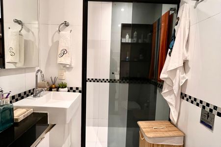 Apartamento para alugar com 130m², 3 quartos e 1 vaga Apartamento para alugar com 130m², 3 quartos e 1 vagaBanheiro da suíte
