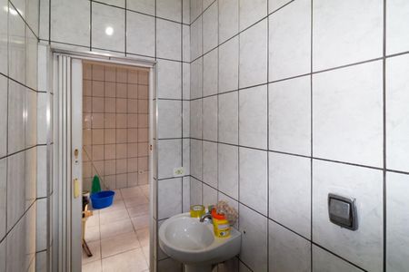 Banheiro de casa para alugar com 1 quarto, 60m² em Jardim Tiete, São Paulo
