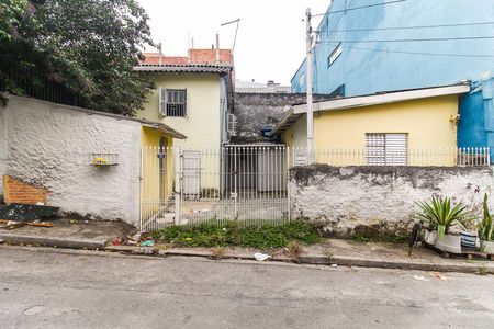 Casa à venda com 165m², 3 quartos e 1 vaga Casa à venda com 165m², 3 quartos e 1 vagaFachada