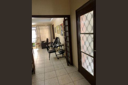 Casa à venda com 4 quartos, 200m² em Mirandópolis, São Paulo