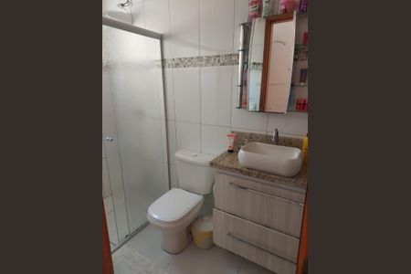 Apartamento à venda com 55m², 2 quartos e 1 vaga Apartamento à venda com 55m², 2 quartos e 1 vagaBanheiro