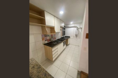 Cozinha de apartamento para alugar com 2 quartos, 44m² em Padre Miguel, Rio de Janeiro