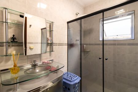 Casa à venda com 229m², 3 quartos e 2 vagas Casa à venda com 229m², 3 quartos e 2 vagasBanheiro