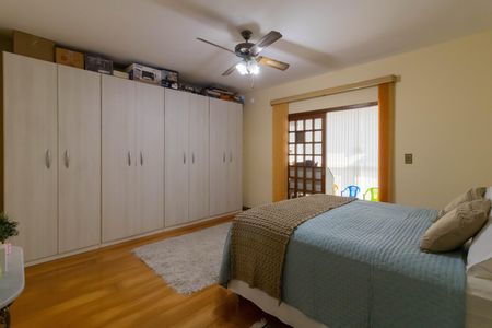 Casa à venda com 229m², 3 quartos e 2 vagas Casa à venda com 229m², 3 quartos e 2 vagasSuíte