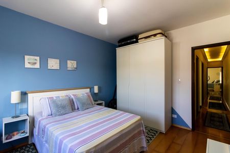Casa à venda com 229m², 3 quartos e 2 vagas Casa à venda com 229m², 3 quartos e 2 vagasQuarto 2