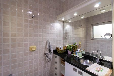Casa à venda com 229m², 3 quartos e 2 vagas Casa à venda com 229m², 3 quartos e 2 vagasSuíte