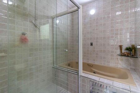 Casa à venda com 229m², 3 quartos e 2 vagas Casa à venda com 229m², 3 quartos e 2 vagasSuíte