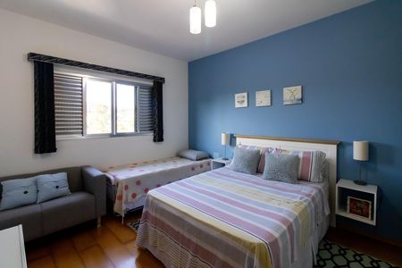 Casa à venda com 229m², 3 quartos e 2 vagas Casa à venda com 229m², 3 quartos e 2 vagasQuarto 2