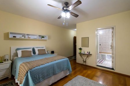 Casa à venda com 229m², 3 quartos e 2 vagas Casa à venda com 229m², 3 quartos e 2 vagasSuíte