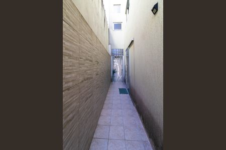 Casa à venda com 229m², 3 quartos e 2 vagas Casa à venda com 229m², 3 quartos e 2 vagasCorredor Lateral