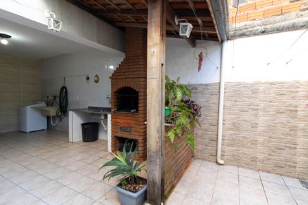 Casa à venda com 229m², 3 quartos e 2 vagas Casa à venda com 229m², 3 quartos e 2 vagasQuintal