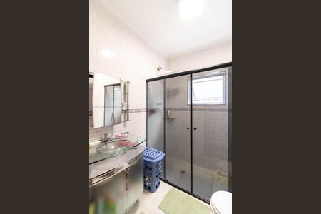 Casa à venda com 229m², 3 quartos e 2 vagas Casa à venda com 229m², 3 quartos e 2 vagasBanheiro