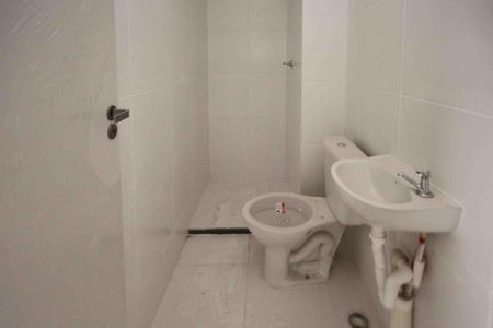 Banheiro de apartamento para alugar com 2 quartos, 32m² em Quinta da Paineira, São Paulo