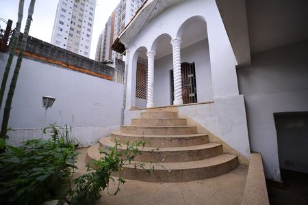 Casa para alugar com 265m², 5 quartos e 2 vagasFachada