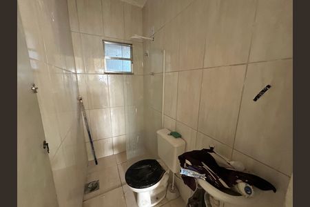 Banheiro de kitnet/studio para alugar com 1 quarto, 35m² em Honório Gurgel, Rio de Janeiro