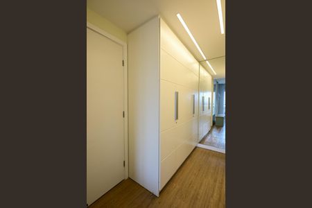 Apartamento à venda com 343m², 4 quartos e 4 vagasArmário da Suíte  3