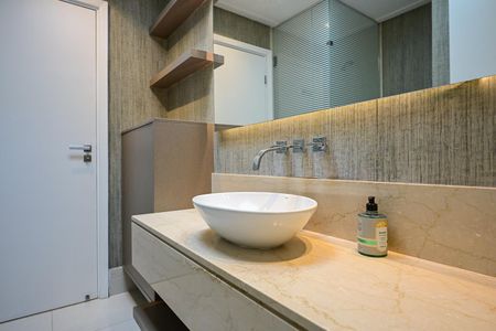 Apartamento à venda com 343m², 4 quartos e 4 vagasBanheiro da Cobertura