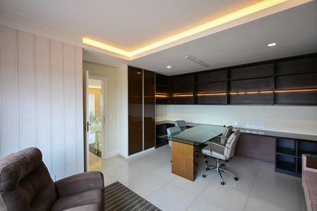 Apartamento à venda com 343m², 4 quartos e 4 vagasEscritório/Quarto da Cobertura