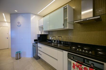 Apartamento à venda com 343m², 4 quartos e 4 vagasCozinha
