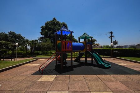 Apartamento à venda com 343m², 4 quartos e 4 vagas Apartamento à venda com 343m², 4 quartos e 4 vagasPlayground