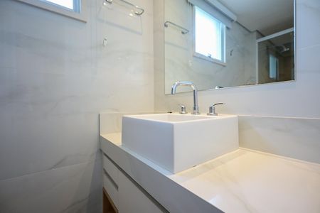 Apartamento à venda com 343m², 4 quartos e 4 vagasBanheiro Suíte 2