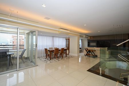 Apartamento à venda com 343m², 4 quartos e 4 vagasSala da Cobertura