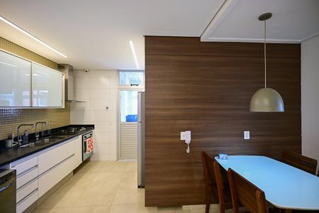 Apartamento à venda com 343m², 4 quartos e 4 vagasCozinha
