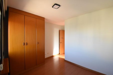 Suíte de apartamento para alugar com 2 quartos, 62m² em Batel, Curitiba