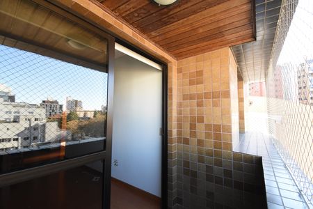 Apartamento para alugar com 62m², 2 quartos e 1 vagaSacada da Sala