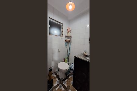 Casa à venda com 240m², 3 quartos e 3 vagas Casa à venda com 240m², 3 quartos e 3 vagasBanheiro