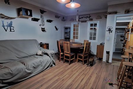 Casa à venda com 240m², 3 quartos e 3 vagas Casa à venda com 240m², 3 quartos e 3 vagasSala
