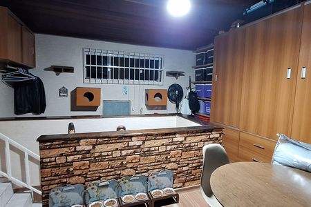 Casa à venda com 240m², 3 quartos e 3 vagas Casa à venda com 240m², 3 quartos e 3 vagasParte superior
