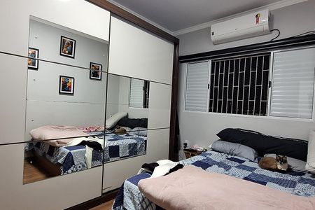 Casa à venda com 240m², 3 quartos e 3 vagas Casa à venda com 240m², 3 quartos e 3 vagasQuarto 1