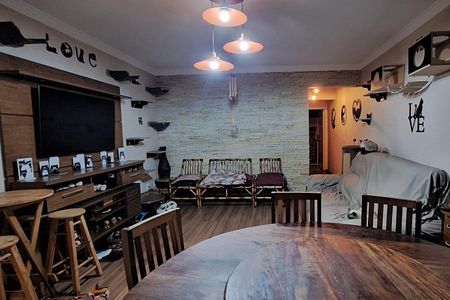 Casa à venda com 240m², 3 quartos e 3 vagas Casa à venda com 240m², 3 quartos e 3 vagasSala