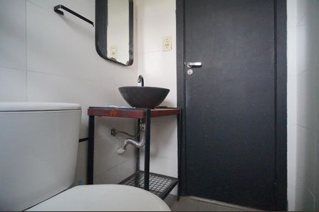Banheiro de kitnet/studio para alugar com 1 quarto, 35m² em Nova Sapucaia, Sapucaia do Sul