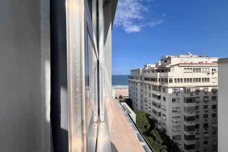 Vista da sala  de apartamento à venda com 2 quartos, 80m² em Copacabana, Rio de Janeiro
