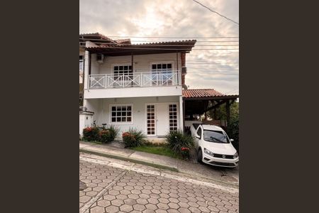 Casa de condomínio para alugar com 250m², 4 quartos e 3 vagas Casa de condomínio para alugar com 250m², 4 quartos e 3 vagasFachada