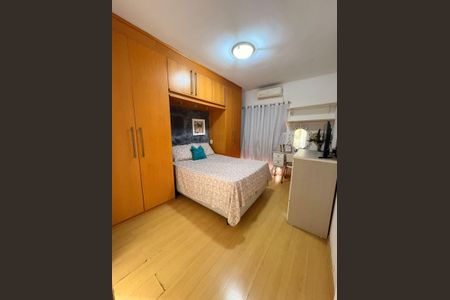Casa de condomínio para alugar com 250m², 4 quartos e 3 vagas Casa de condomínio para alugar com 250m², 4 quartos e 3 vagasQuarto