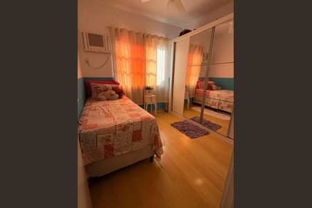 Casa de condomínio para alugar com 250m², 4 quartos e 3 vagas Casa de condomínio para alugar com 250m², 4 quartos e 3 vagasQuarto