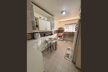 Cozinha de casa de condomínio para alugar com 4 quartos, 250m² em Freguesia (Jacarepaguá), Rio de Janeiro
