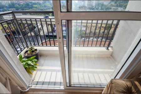 Apartamento à venda com 39m², 2 quartos e sem vaga Apartamento à venda com 39m², 2 quartos e sem vagaSala - Sacada