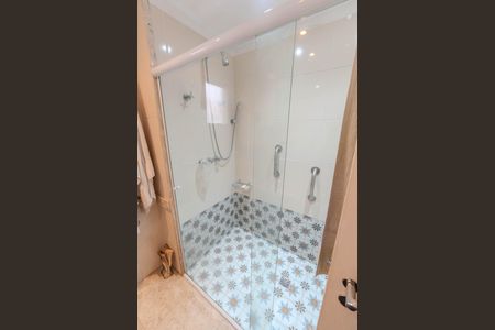 Apartamento para alugar com 138m², 4 quartos e 3 vagas Apartamento para alugar com 138m², 4 quartos e 3 vagasBanheiro da Suíte 1