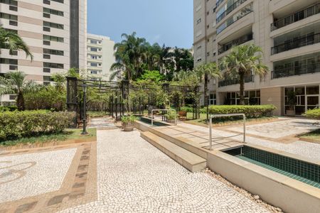 Apartamento para alugar com 138m², 4 quartos e 3 vagas Apartamento para alugar com 138m², 4 quartos e 3 vagasÁrea comum - Playground