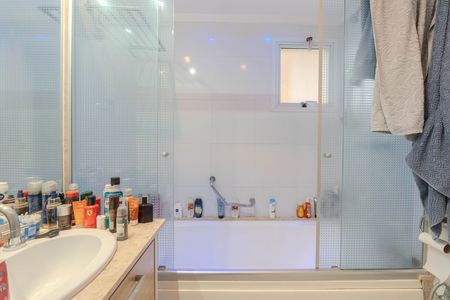 Apartamento para alugar com 138m², 4 quartos e 3 vagas Apartamento para alugar com 138m², 4 quartos e 3 vagasBanheiro da Suíte 2