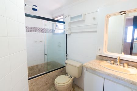 Apartamento para alugar com 65m², 2 quartos e sem vagaBanheiro da Suíte