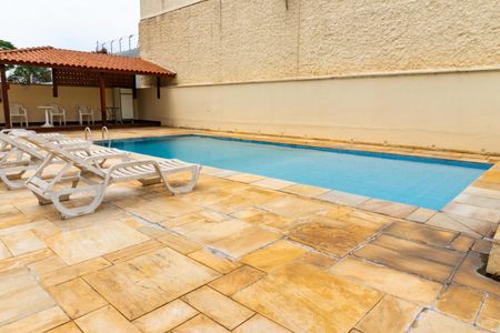 Apartamento para alugar com 65m², 2 quartos e sem vagaÁrea comum - Piscina