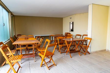 Apartamento para alugar com 65m², 2 quartos e sem vagaÁrea comum - Salão de festas